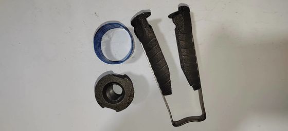 Boulons à tête hexagonale pour applications lourdes avec matériau de coulée