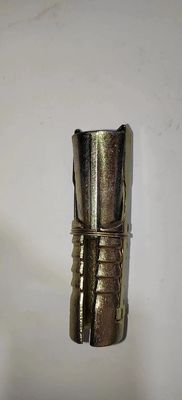 Expansion de la coquille du support rocheux